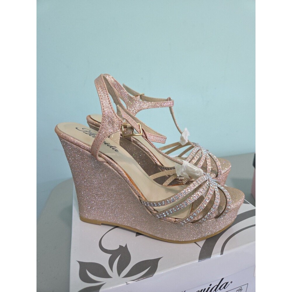 Atrevida heels champagne 8 new in box